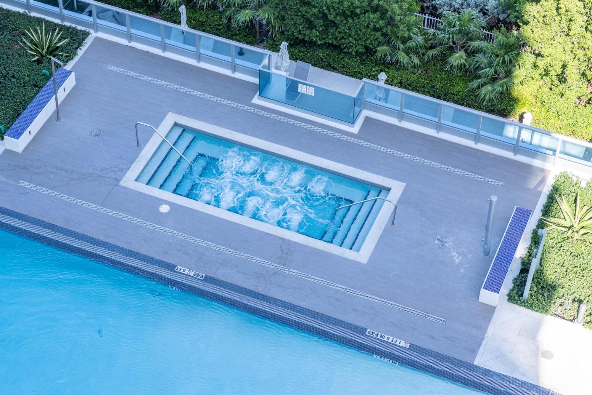 Bluebird Suites Monte Carlo Miami Beach Zimmer foto