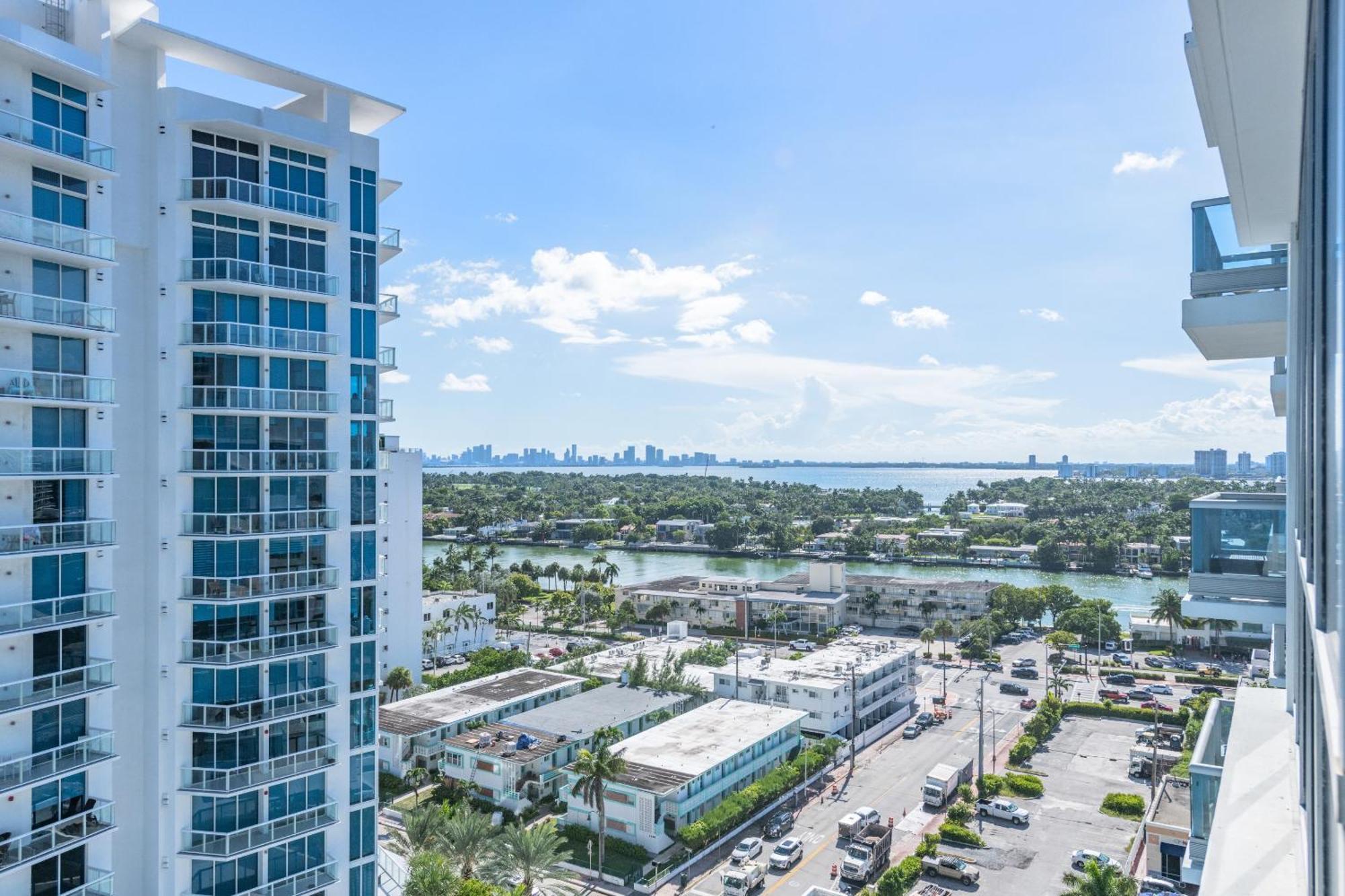 Bluebird Suites Monte Carlo Miami Beach Zimmer foto