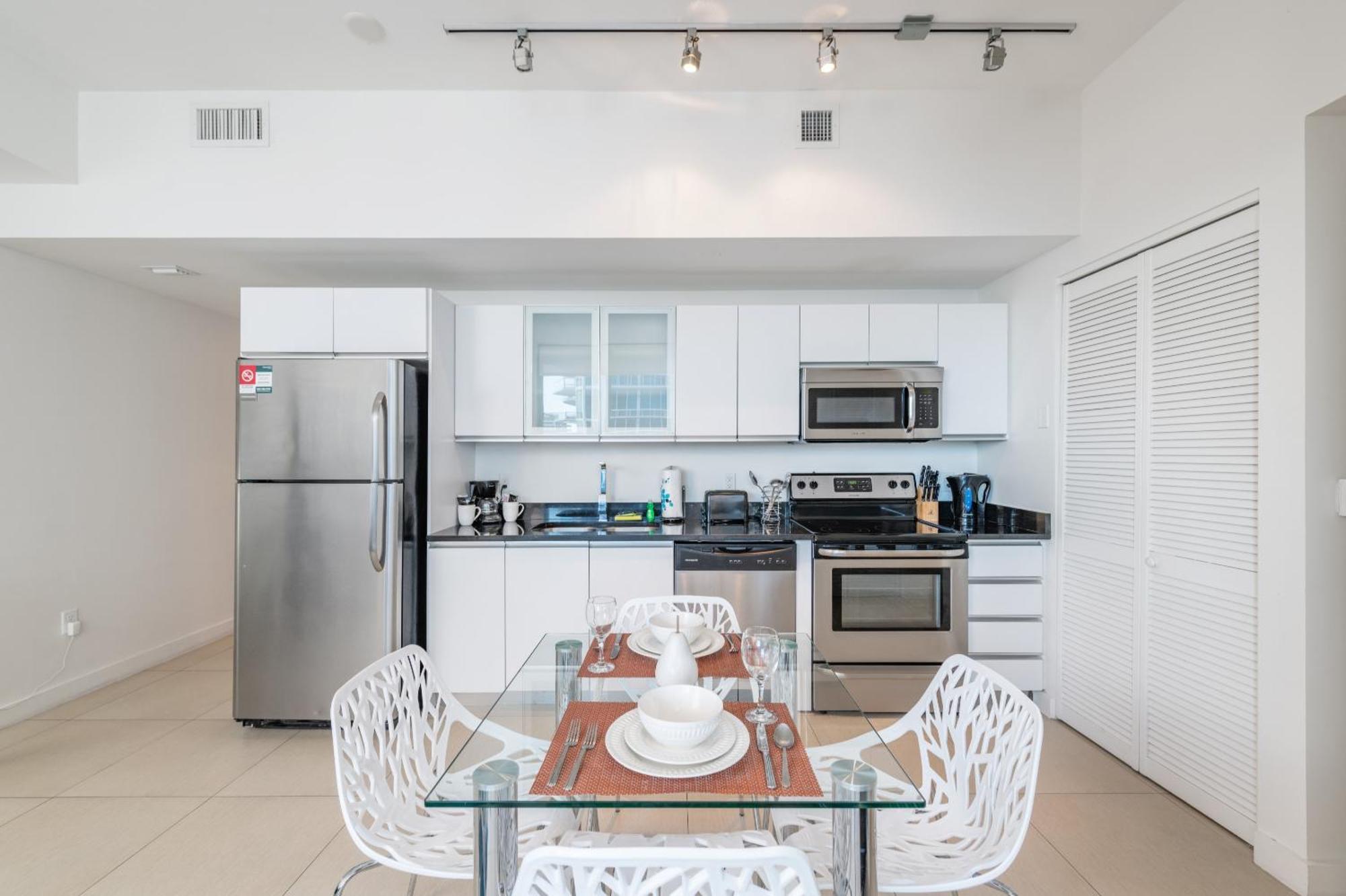 Bluebird Suites Monte Carlo Miami Beach Zimmer foto