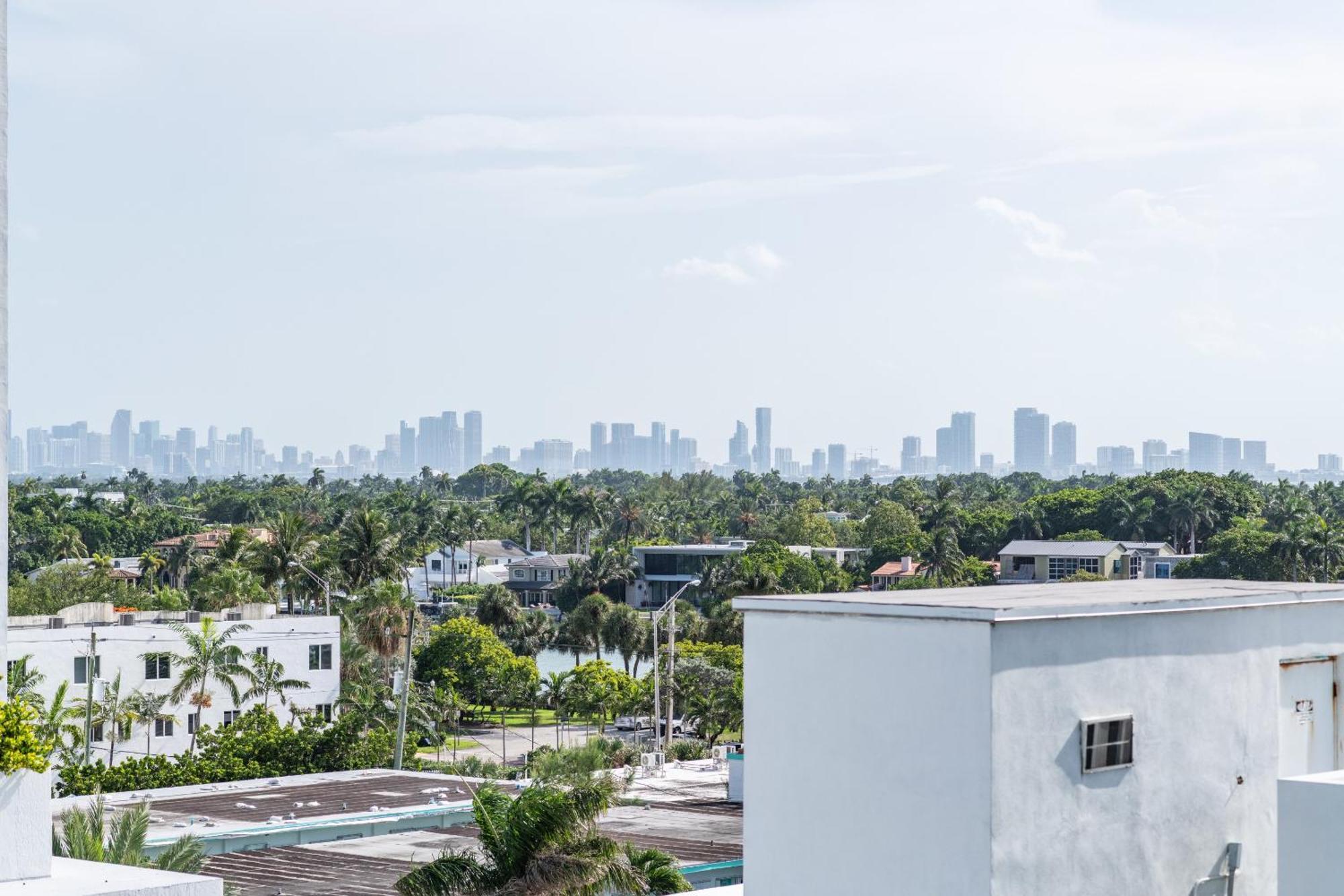 Bluebird Suites Monte Carlo Miami Beach Zimmer foto