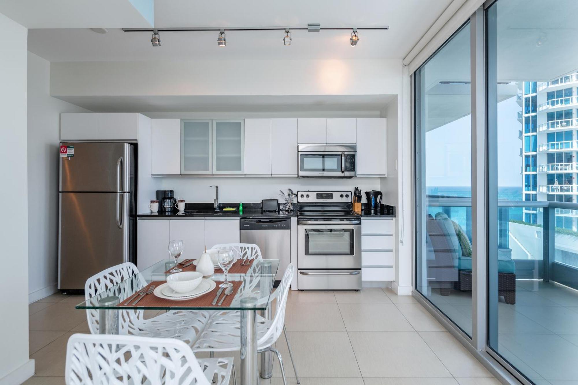 Bluebird Suites Monte Carlo Miami Beach Zimmer foto
